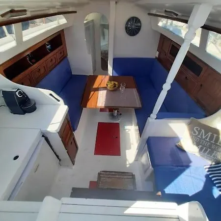 Vintage Sailboat Experience * Lisboa