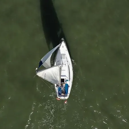 Vintage Sailboat Experience リスボン