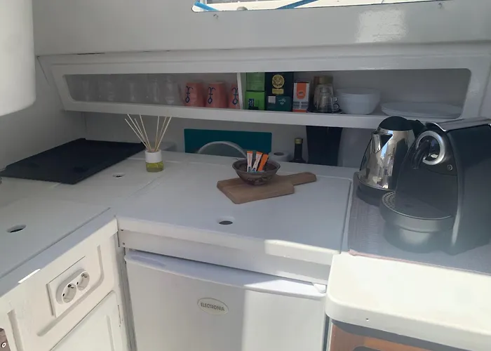 Vintage Sailboat Experience Botel Lisbona