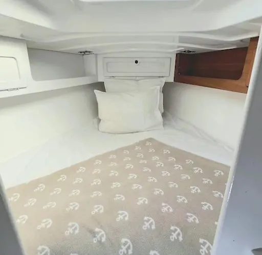 Vintage Sailboat Experience Botel