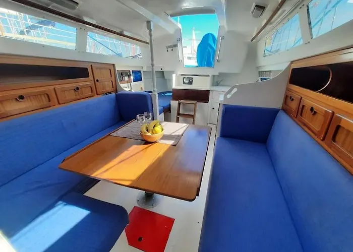 Botel Vintage Sailboat Experience